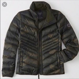 ABERCROMBIE Lightweight Puffer Jacket Size M